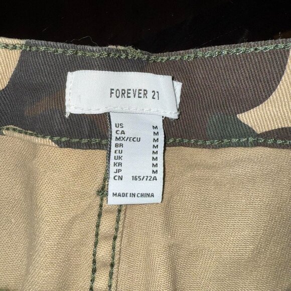 tan / green camo skirt w/ built in shorts - Picture 2 of 4